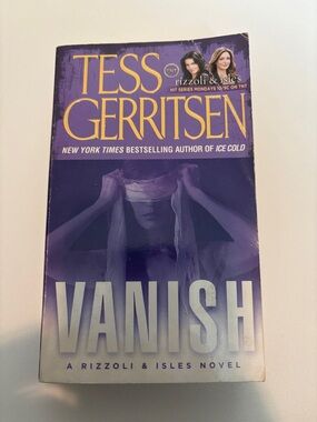 VANISH by Tess Gerritsen Paperback book